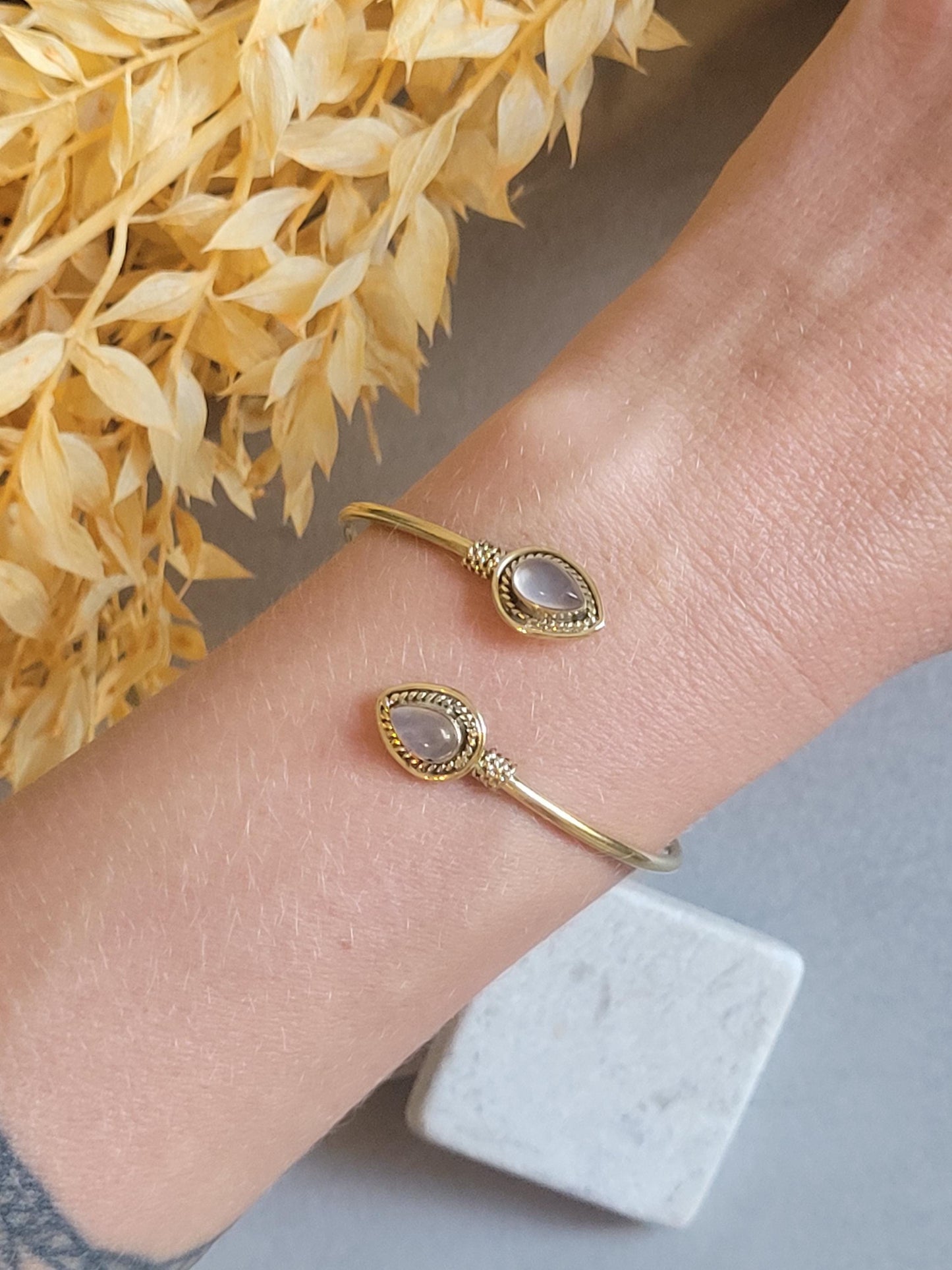Raw Brass Teardrop Cuff Bracelet, Minimalist Gold Open Bangle, Adjustable Stacking Bracelet, Boho Jewellery, Gift for Her