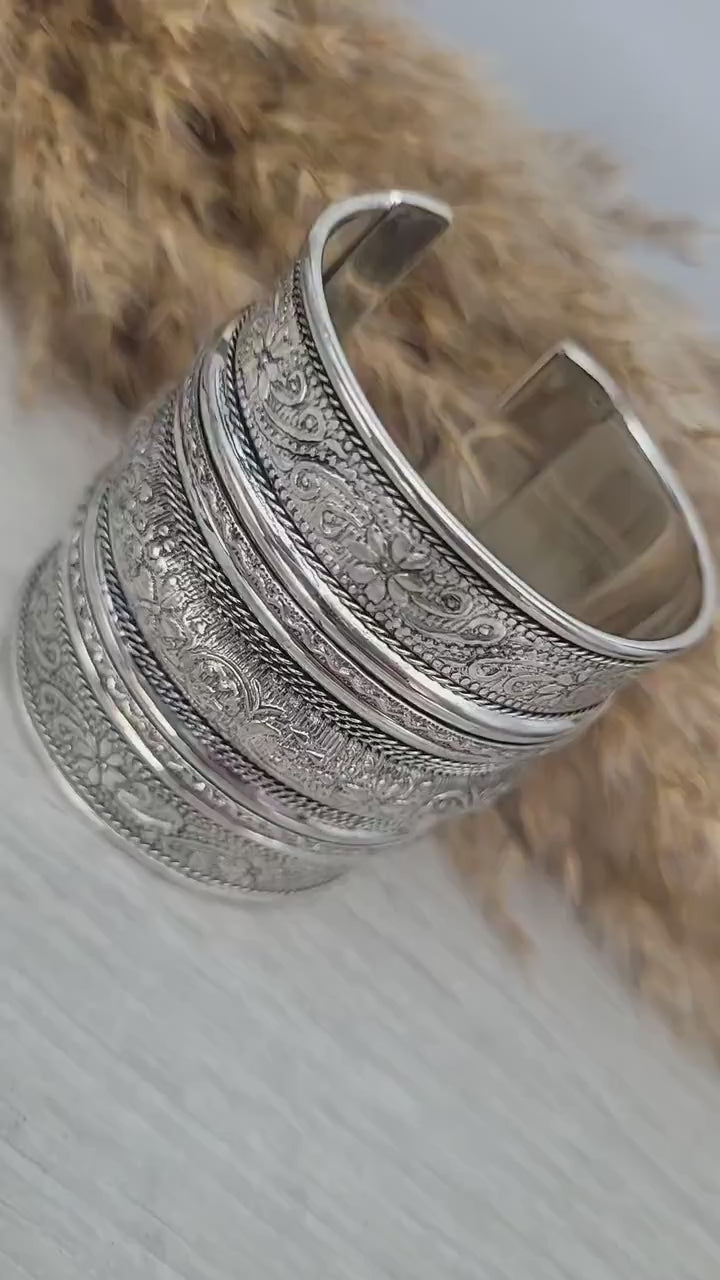 Silver detailed cuff bracelet / Cuff / Bohemian  / Boho / Statement / Unique / Tribal