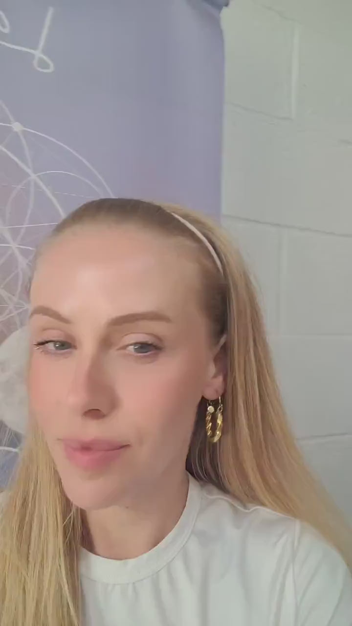 Gold hoops / Twisted hoop earrings / Unique hoops / Simple / Cute / Gift idea