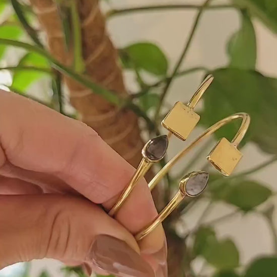 Golden bangle / Simple bracelet / Minimal / Minimalist / Elegant / Adjustable / Gift / Silver jewellery / Boho / Brass/ Gold