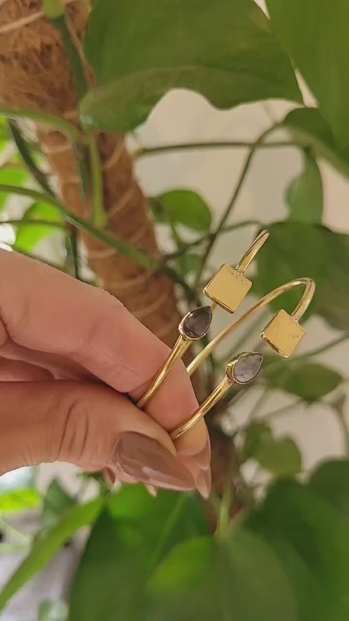 Golden bangle / Simple bracelet / Minimal / Minimalist / Elegant / Adjustable / Gift / Silver jewellery / Boho / Brass/ Gold