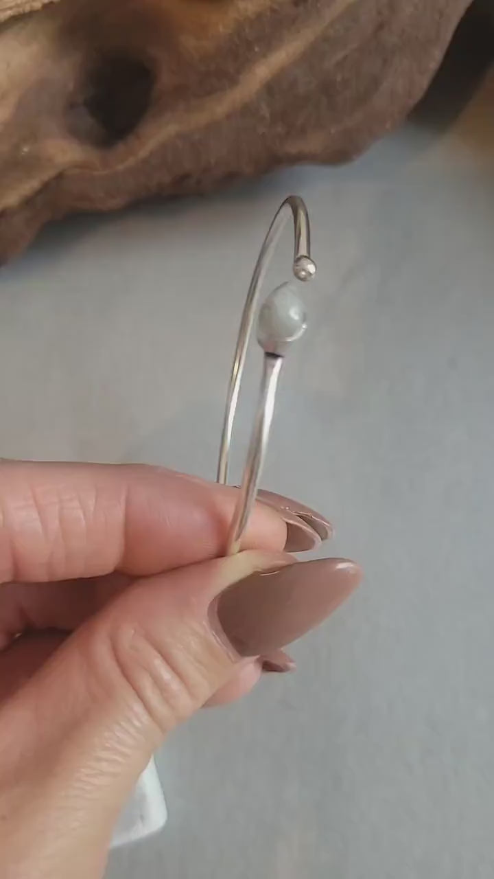 Silver Bangle Bracelet: Adjustable Boho Minimalist Design / Minimalist jewellery