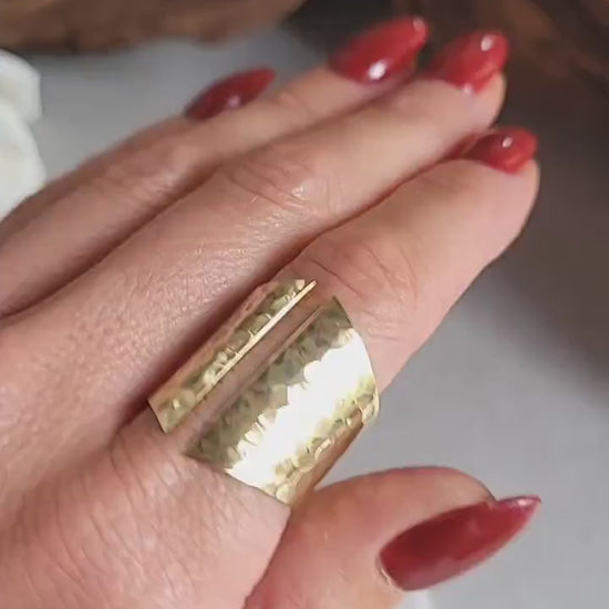 Brass hammered statement ring / Adjustable gold ring / Minimalist jewelry