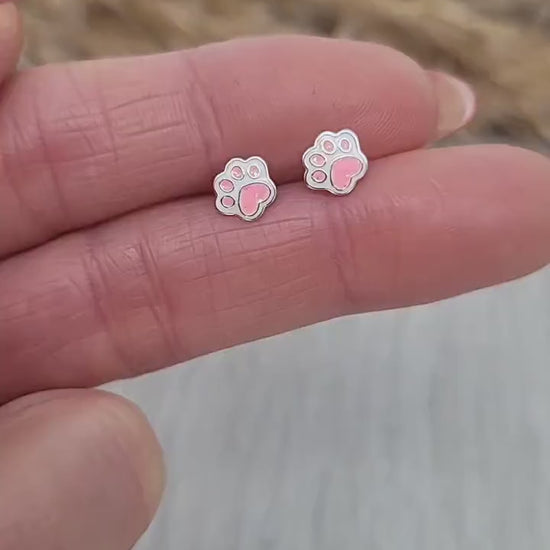 Dog paw stud earrings / Studs / Silver / Girls gift / Animal / Dainty / Birthday / Minimal / Minimalist