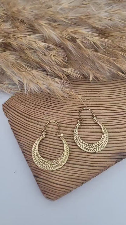 Small silver hoops / Detailed hoops / Dainty earrings / Everyday jewellery / Minimal / Minimalist / Gift