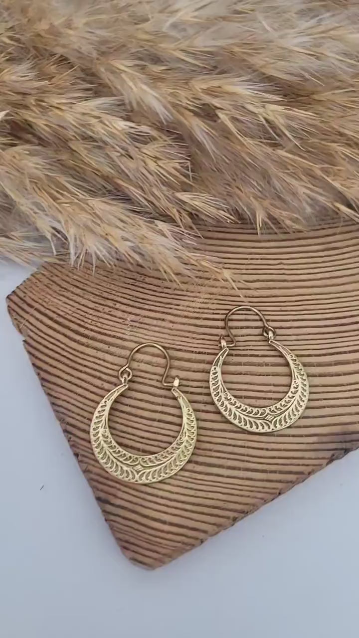 Small silver hoops / Detailed hoops / Dainty earrings / Everyday jewellery / Minimal / Minimalist / Gift