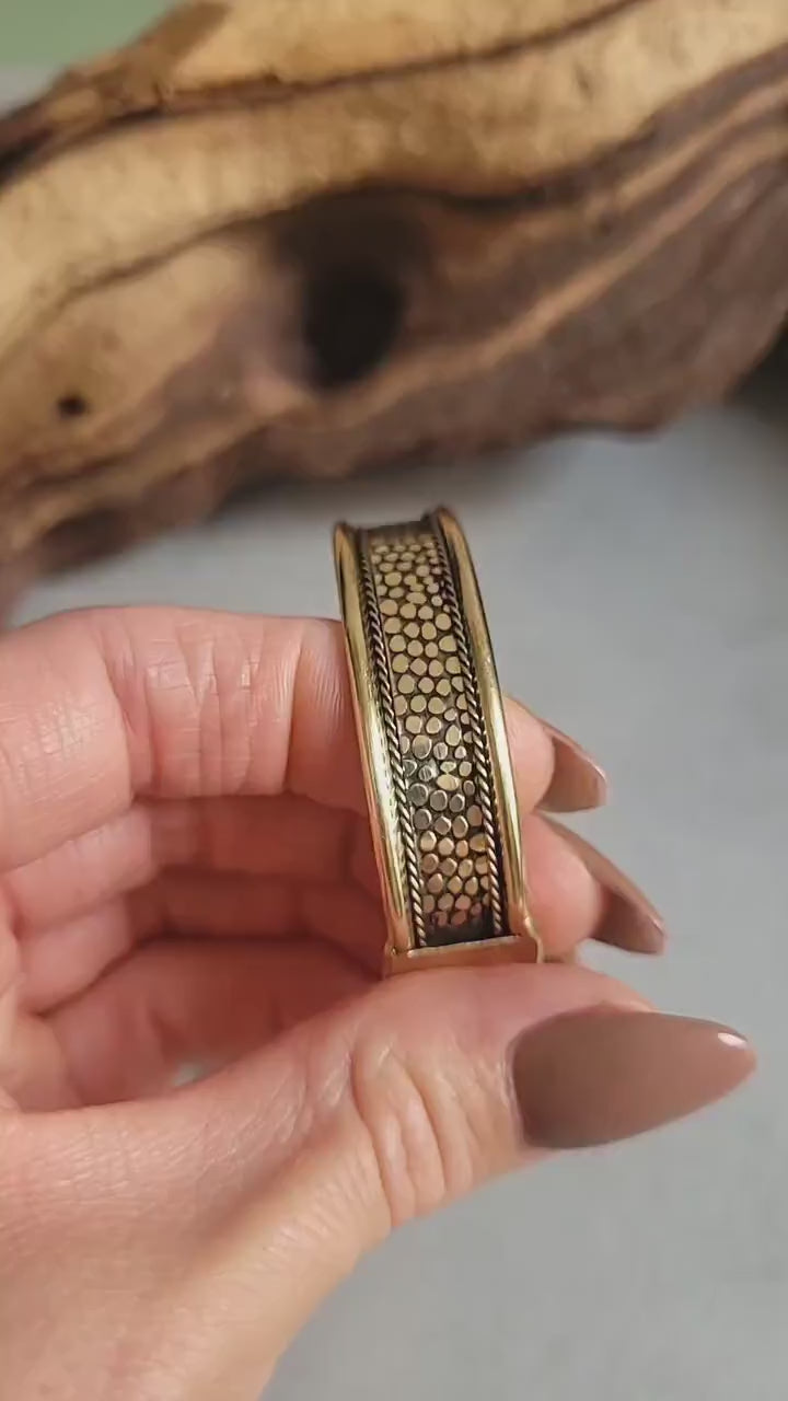 Brass bracelet / Detailed bracelet / Bangle  Cuff / Simple / Minimal / Minimalist jewellery / Gift / Ethnic /