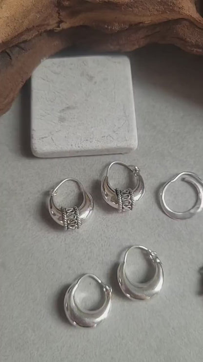 Silver hoop earring set: Simple silver hoops