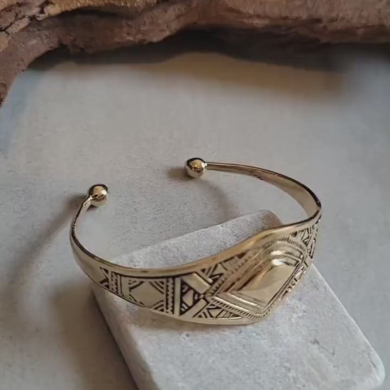 Gold detailed bracelet / Traditional / Intricate patterns / Cuff / Unique / Bracelet / Tribal / Ethnic / Jewellery / Brass