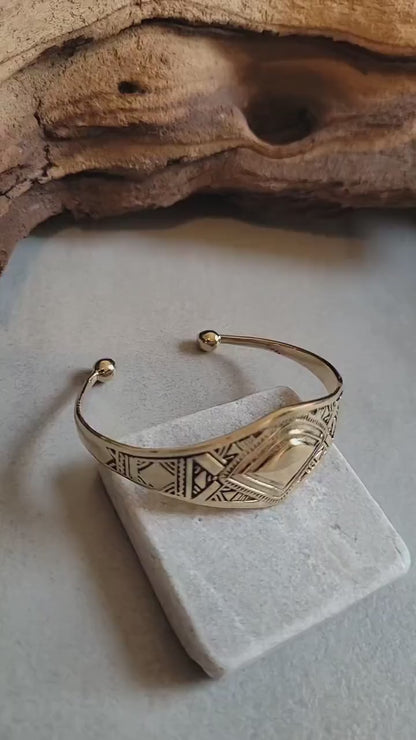 Gold detailed bracelet / Traditional / Intricate patterns / Cuff / Unique / Bracelet / Tribal / Ethnic / Jewellery / Brass