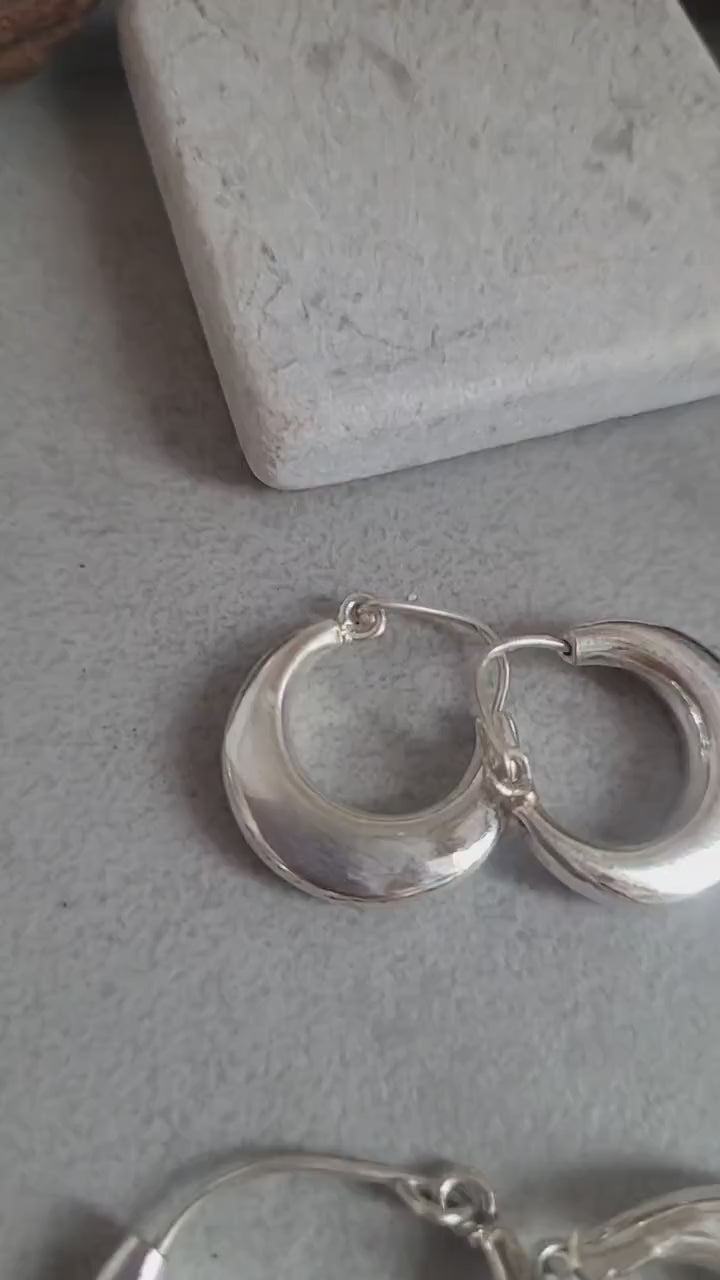 Silver simple hoop earrings: Minimalist jewellery