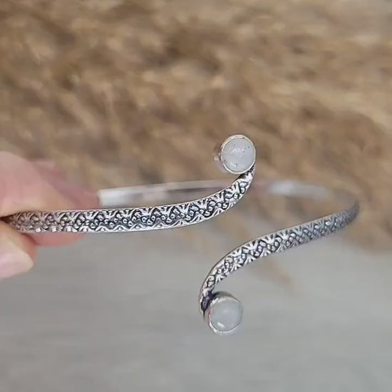 Silver moonstone arm bracelet / Upper arm cuff / Bangle / Crystal / Silver jewellery / Cute gift / Unique / Healing