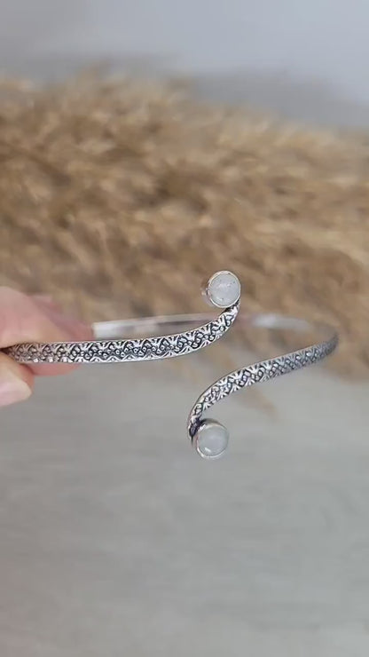 Silver moonstone arm bracelet / Upper arm cuff / Bangle / Crystal / Silver jewellery / Cute gift / Unique / Healing