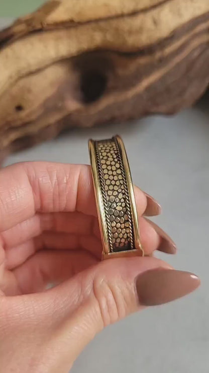 Brass bracelet / Detailed bracelet / Bangle  Cuff / Simple / Minimal / Minimalist jewellery / Gift / Ethnic /
