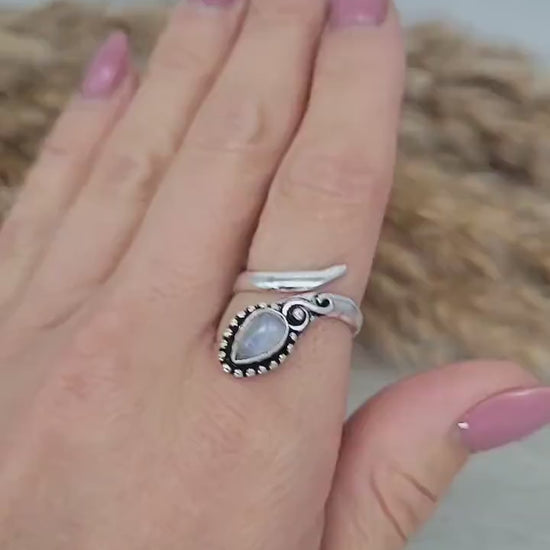 Silver ring / Adjustable ring / Silver jewellery / Boho ring / Bohemian / Pretty / Hippie / Elegant