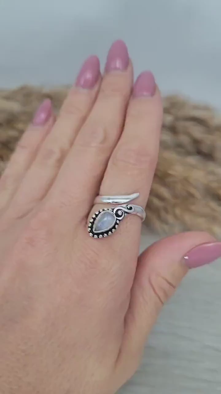 Silver ring / Adjustable ring / Silver jewellery / Boho ring / Bohemian / Pretty / Hippie / Elegant