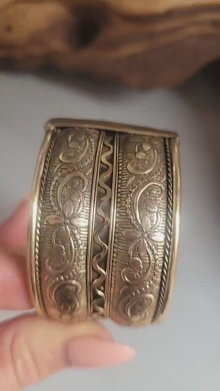 Brass Cuff bracelet / Bangle jewelry / Gift idea / Nature-inspired