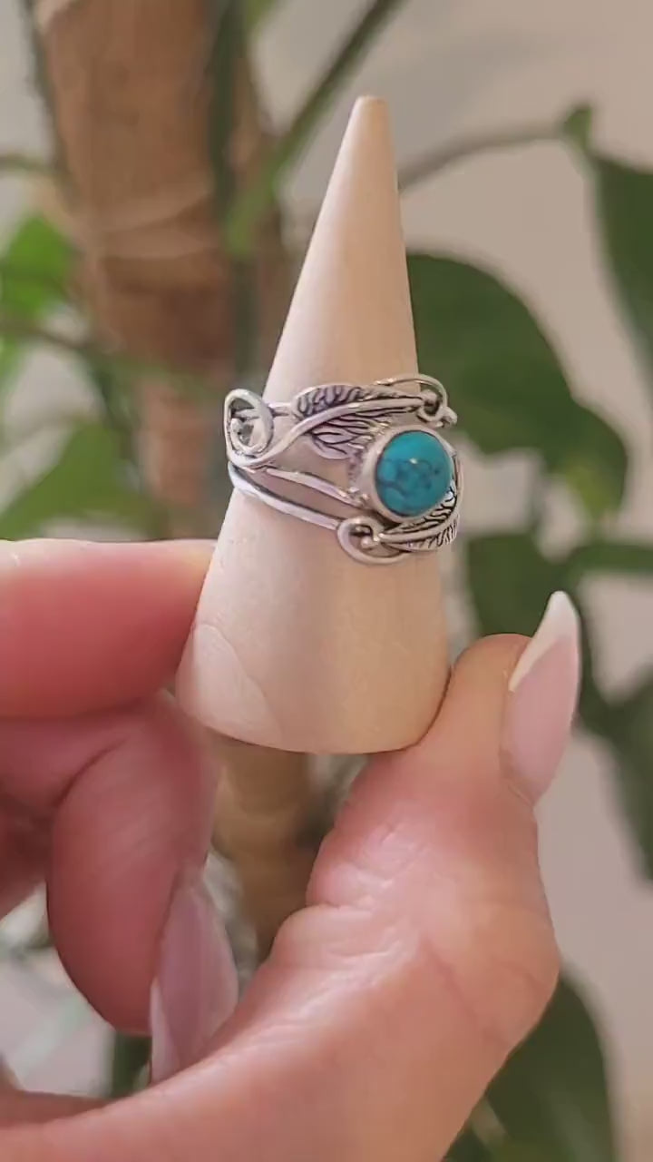 Silver Feather Ring: Elegant Ethnic Statement Jewelry