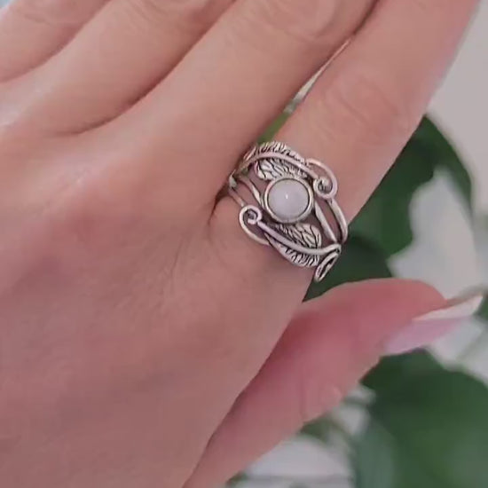 Silver Feather Ring: Elegant Ethnic Statement Jewelry