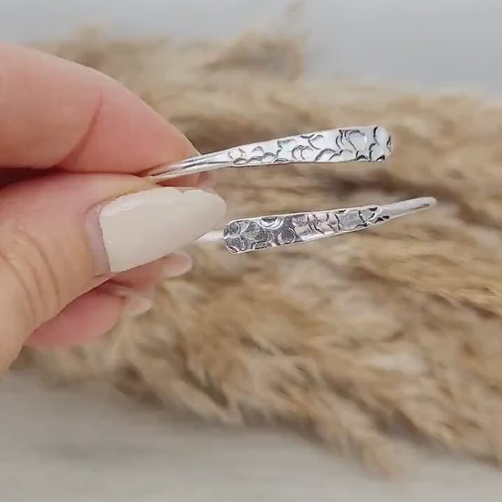 Silver hammered bracelet / Hammered jewellery / Adjustable / Simple bracelet / Minimal / Gift