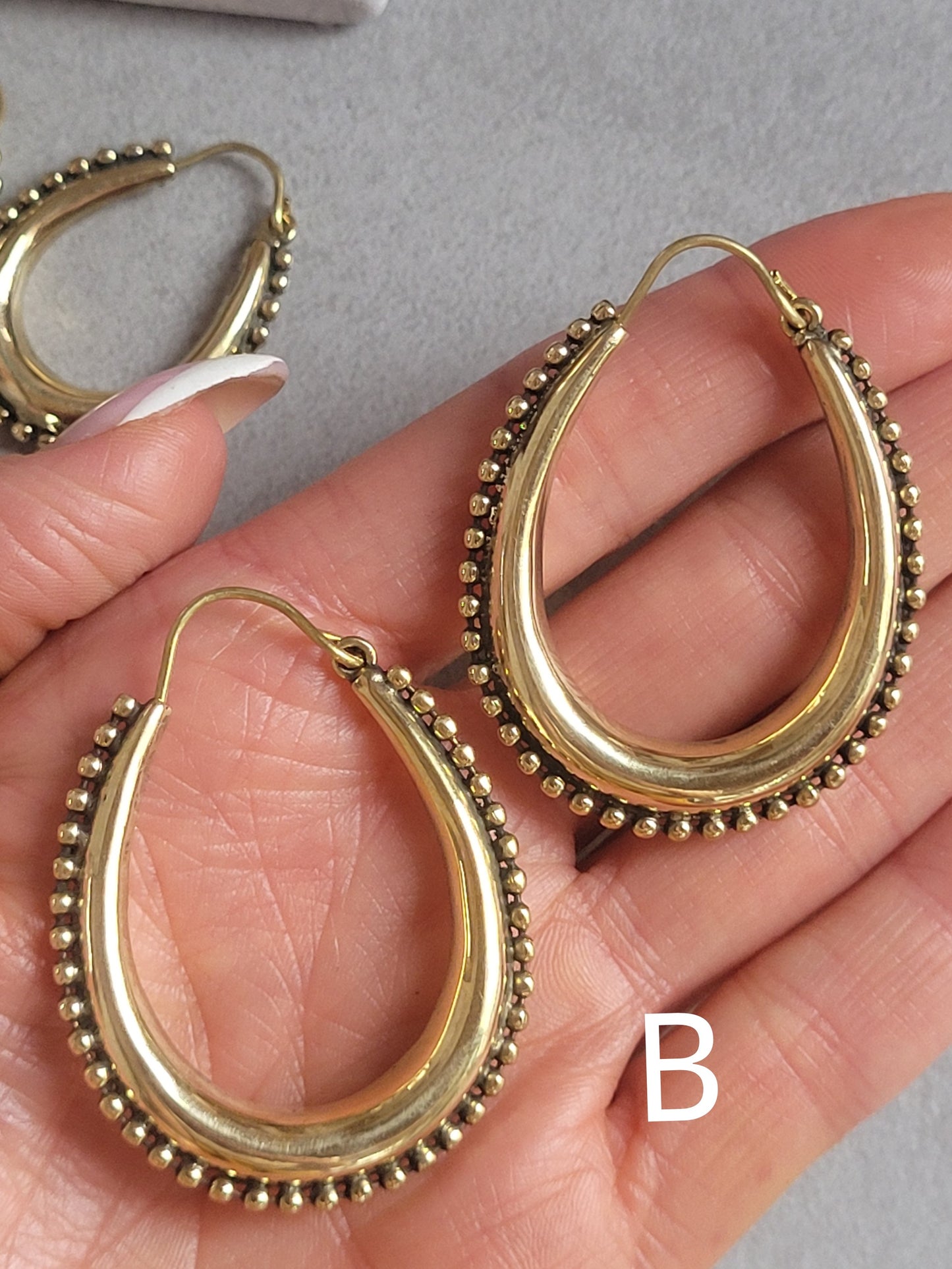 Golden hoops / Chunky hoops / Brass earrings / Gift / Bohemian / Small hoops / Large hoops / Hippie / Pretty