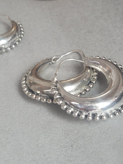Silver chunky lightweight hoops  / Small hoops / Large earrings  /  Gypsy  /  Bohemian  /  Boho  /  Ethnic hoops