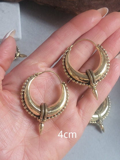 Golden hoops / Large hoops / Brass hoops / Chunky hoops/ Gift / Unique/ Ethnic style / gold /